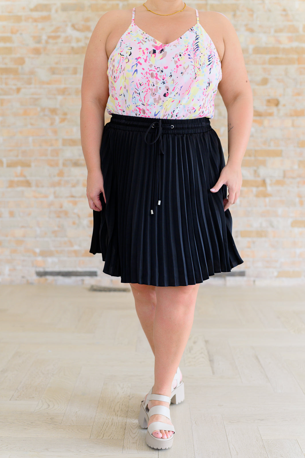 JUST A FLIRT PLEATED SKIRT (BLACK)