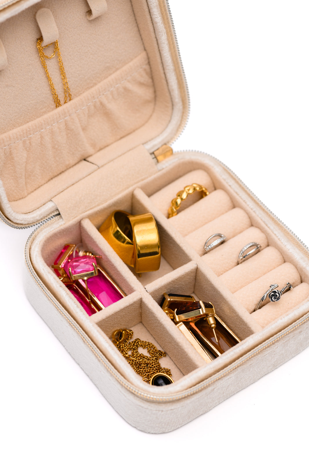 KEPT AND CARRIED VELVET JEWELRY BOX (IVORY)