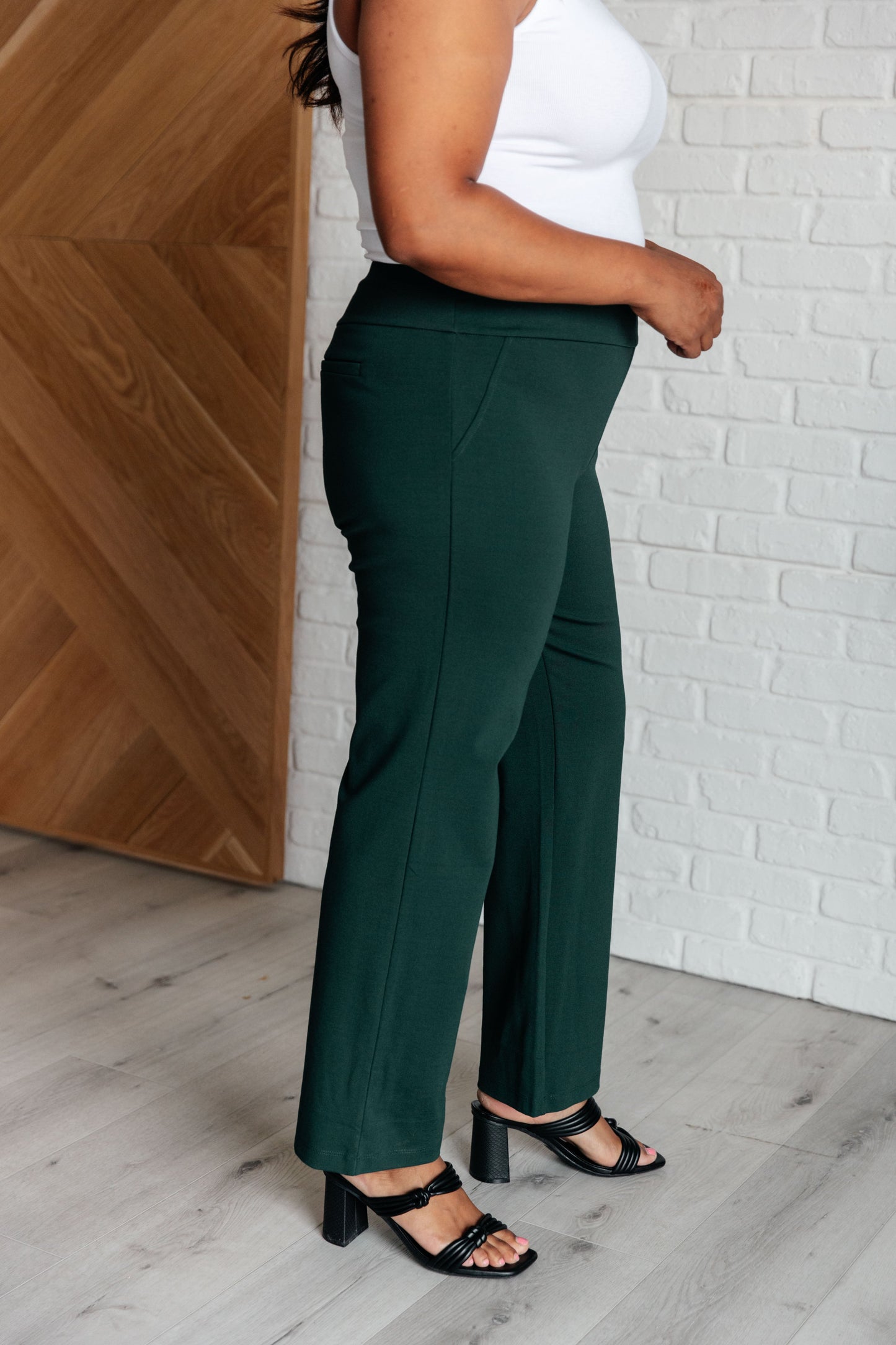 MAGIC STRAIGHT PANTS (HUNTER GREEN)
