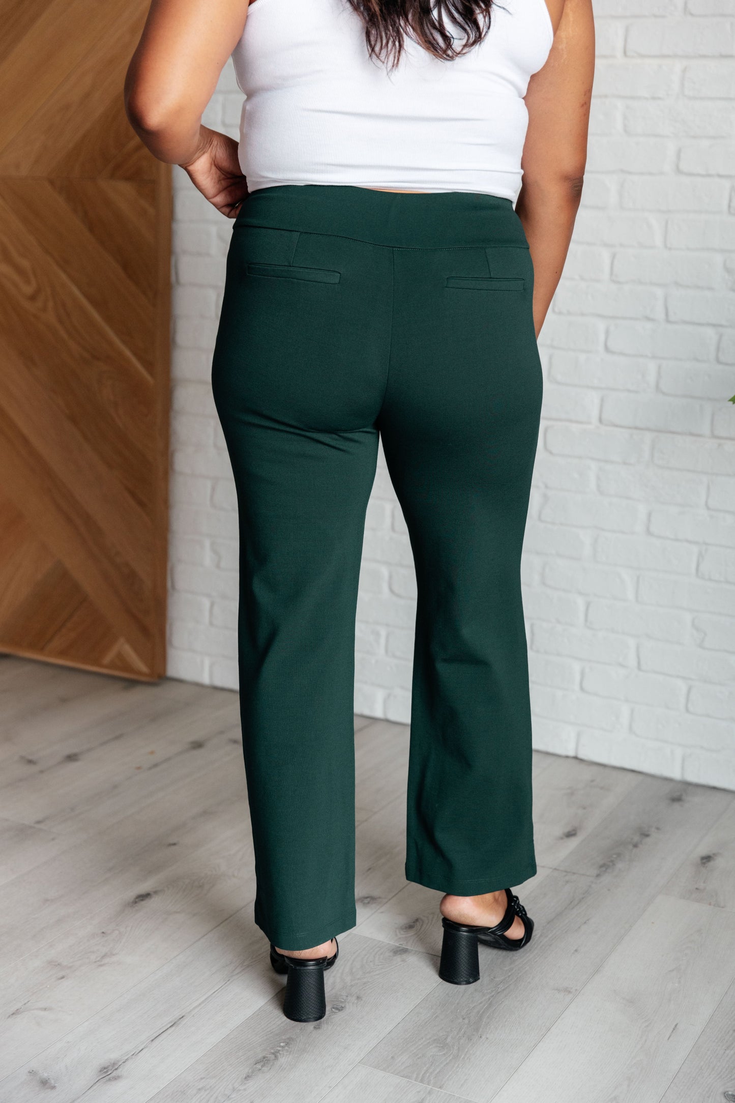 MAGIC STRAIGHT PANTS (HUNTER GREEN)