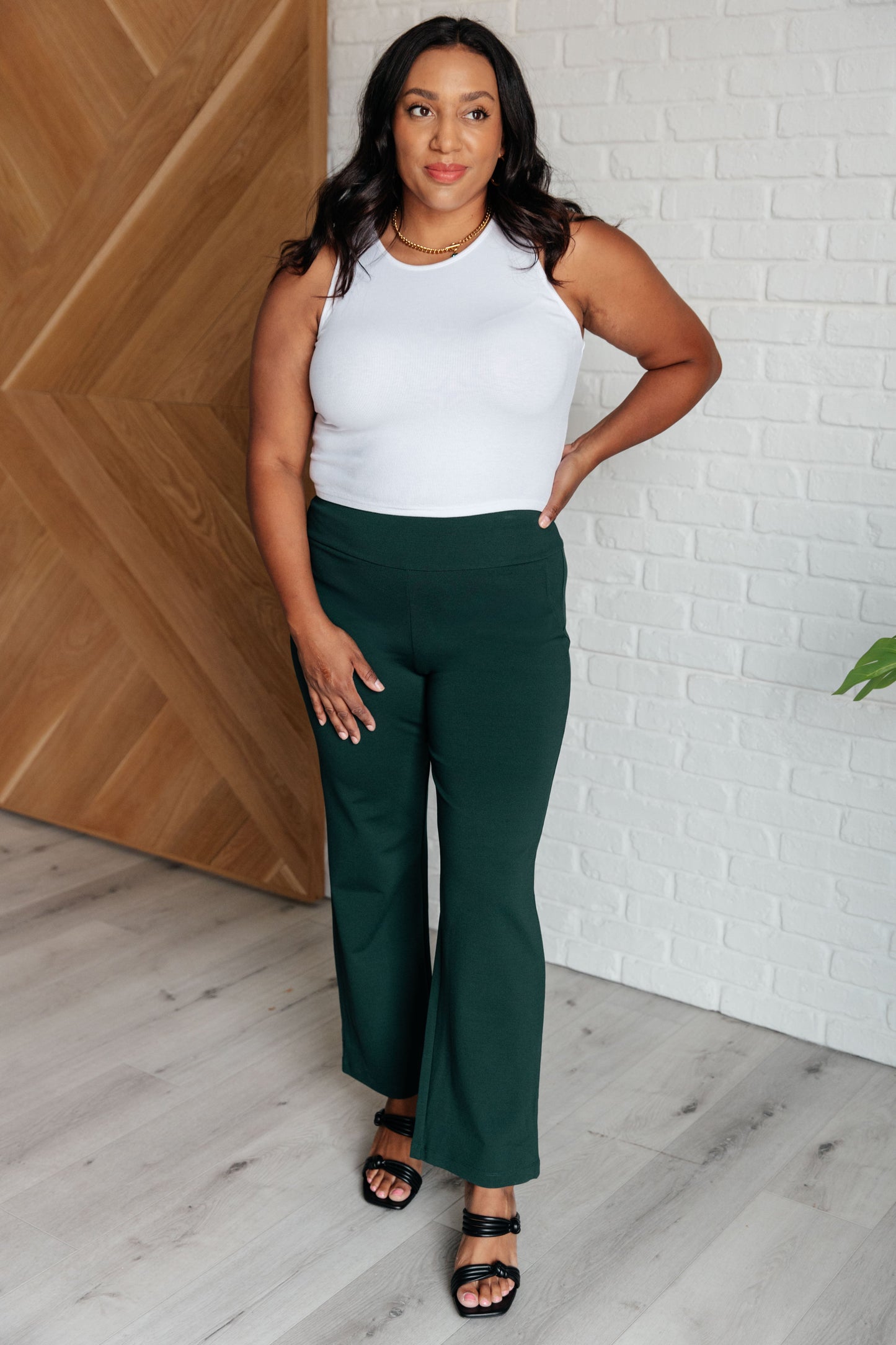MAGIC STRAIGHT PANTS (HUNTER GREEN)