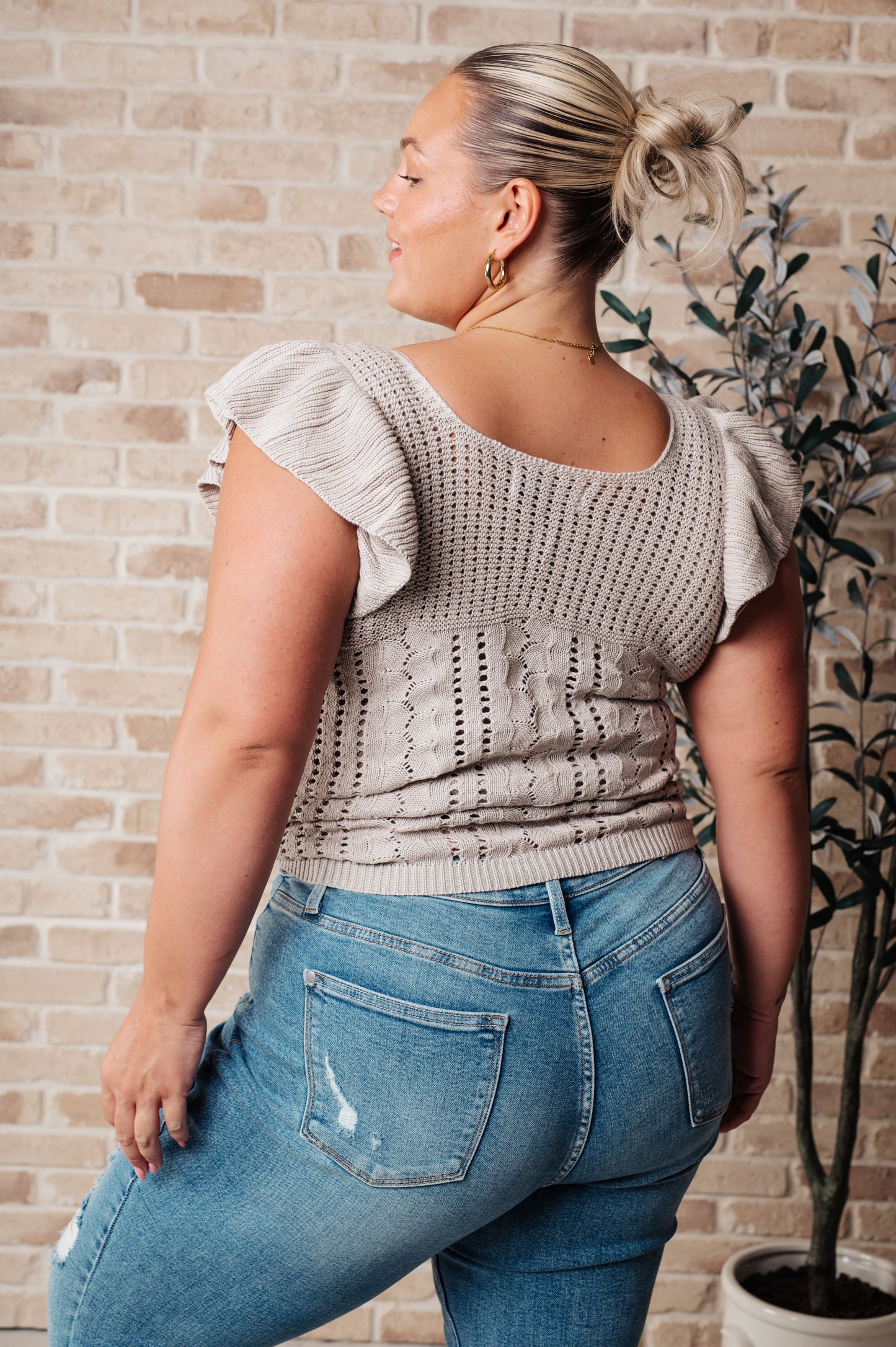 NO ONE KNOWS POINTELLE KNIT TOP