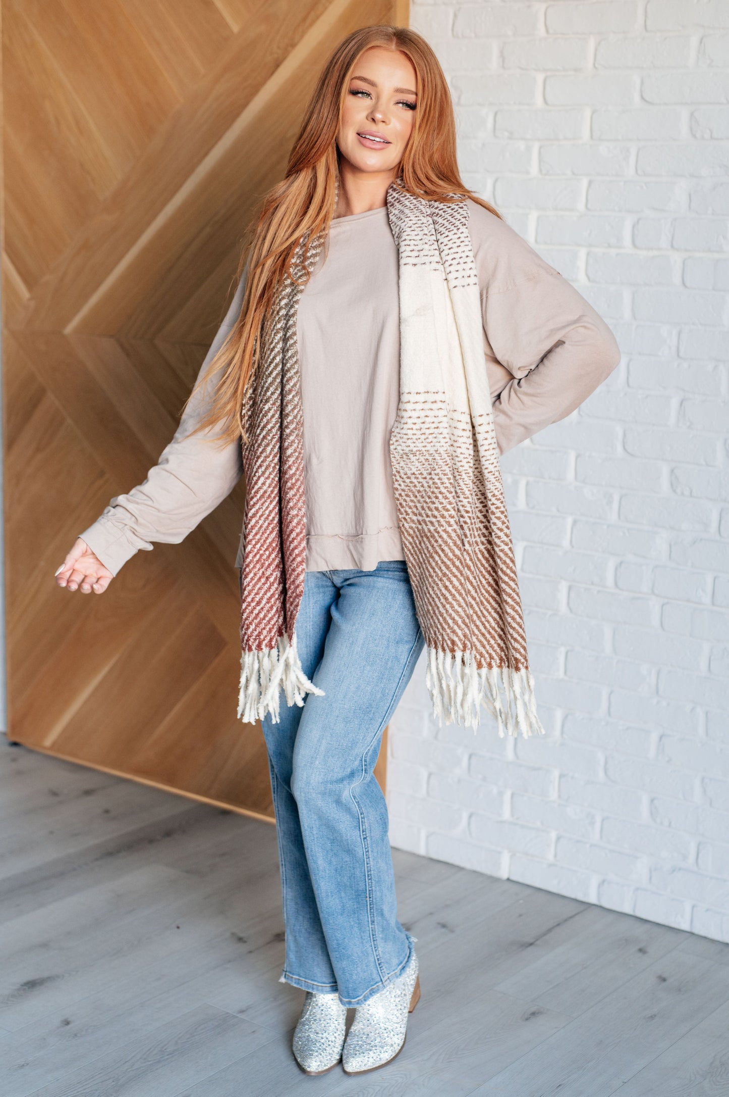 COLD FRONT FRINGE SCARF (COFFEE AND RED)