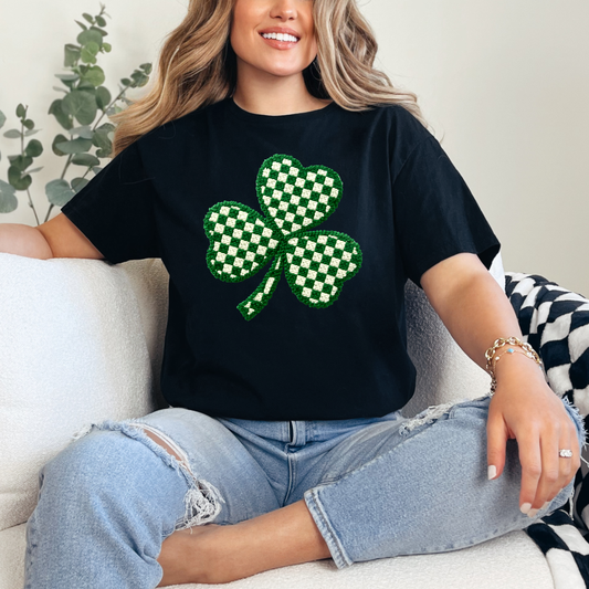 CHECKERED SHAMROCK GRAPHIC TEE