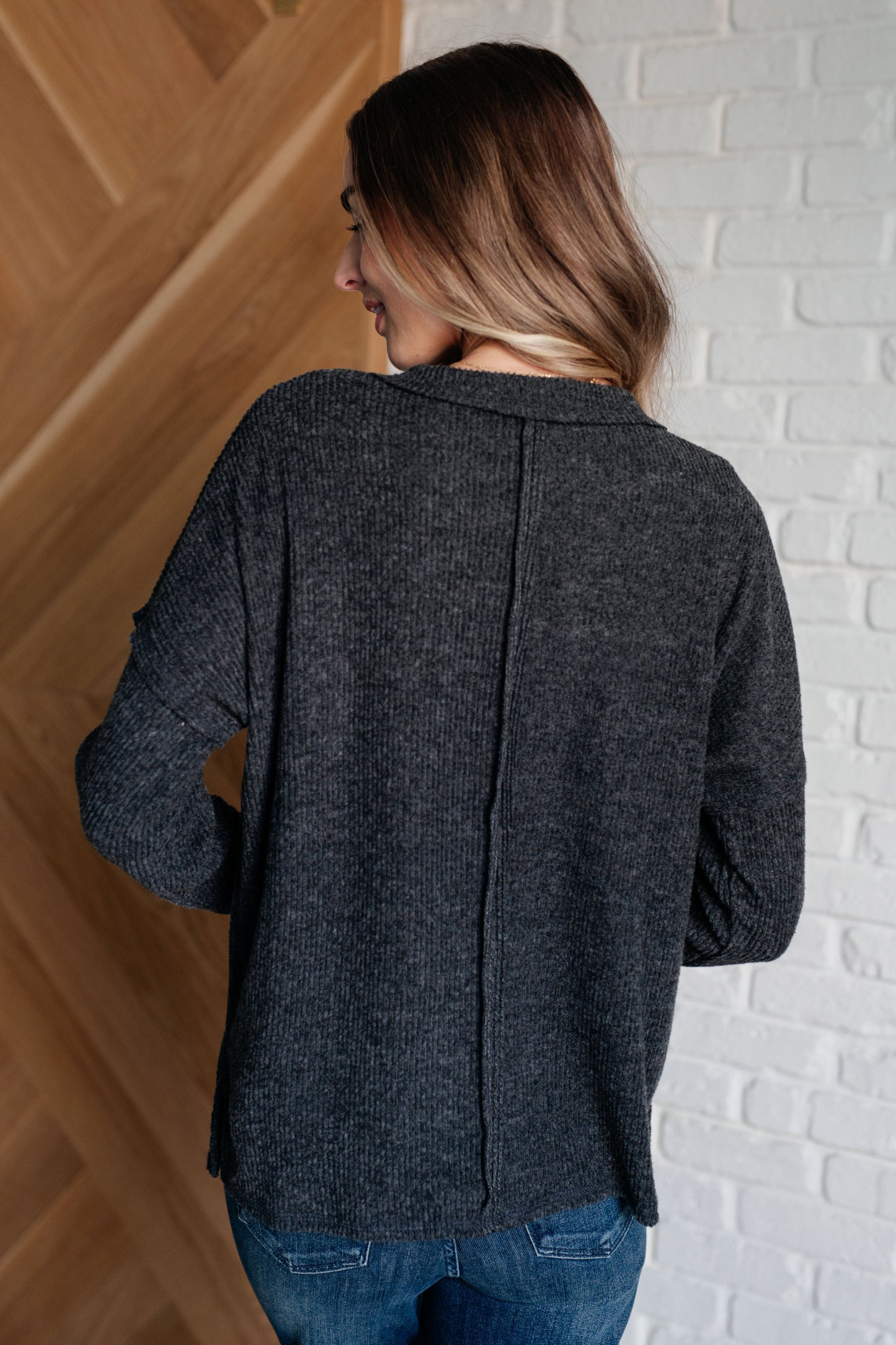 CASUAL TUESDAY LIGHTWEIGHT SWEATER (HEATHERED BLACK)