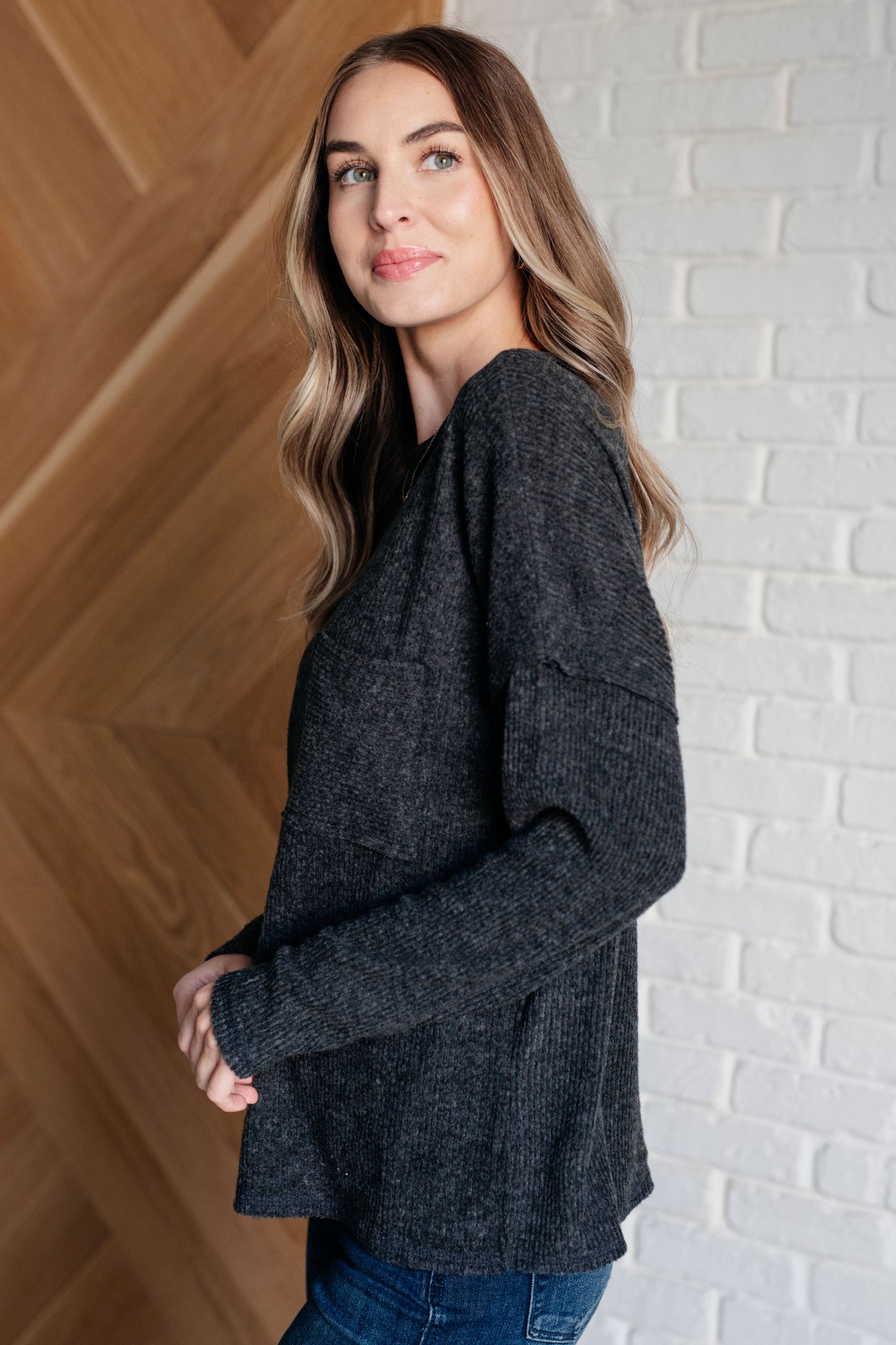 CASUAL TUESDAY LIGHTWEIGHT SWEATER (HEATHERED BLACK)