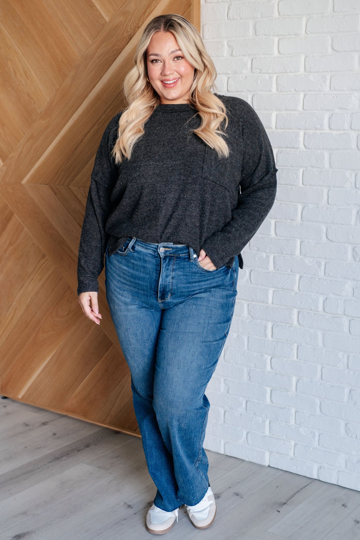 CASUAL TUESDAY LIGHTWEIGHT SWEATER (HEATHERED BLACK)