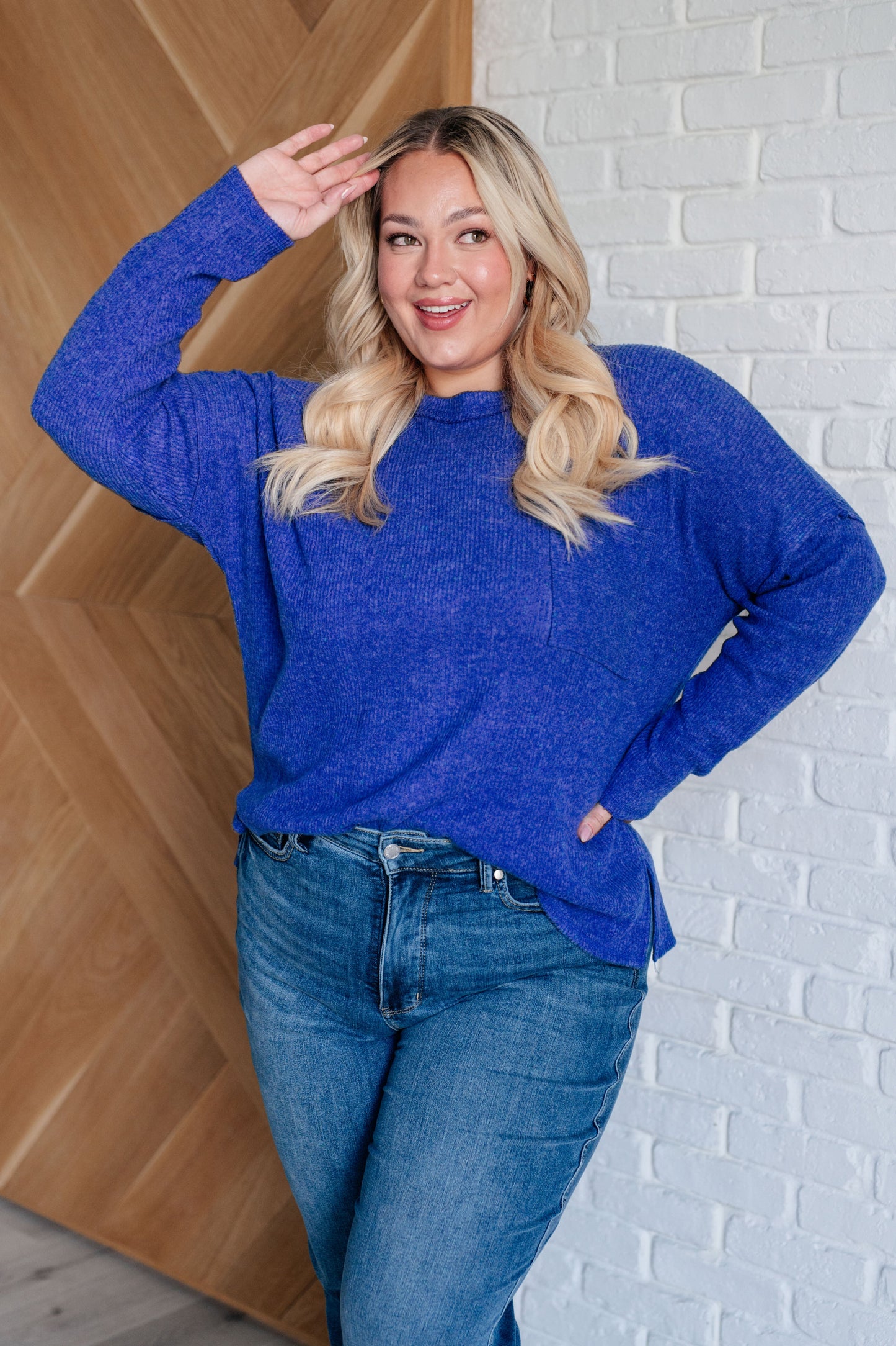 CASUAL TUESDAY LIGHTWEIGHT SWEATER (BLUE)