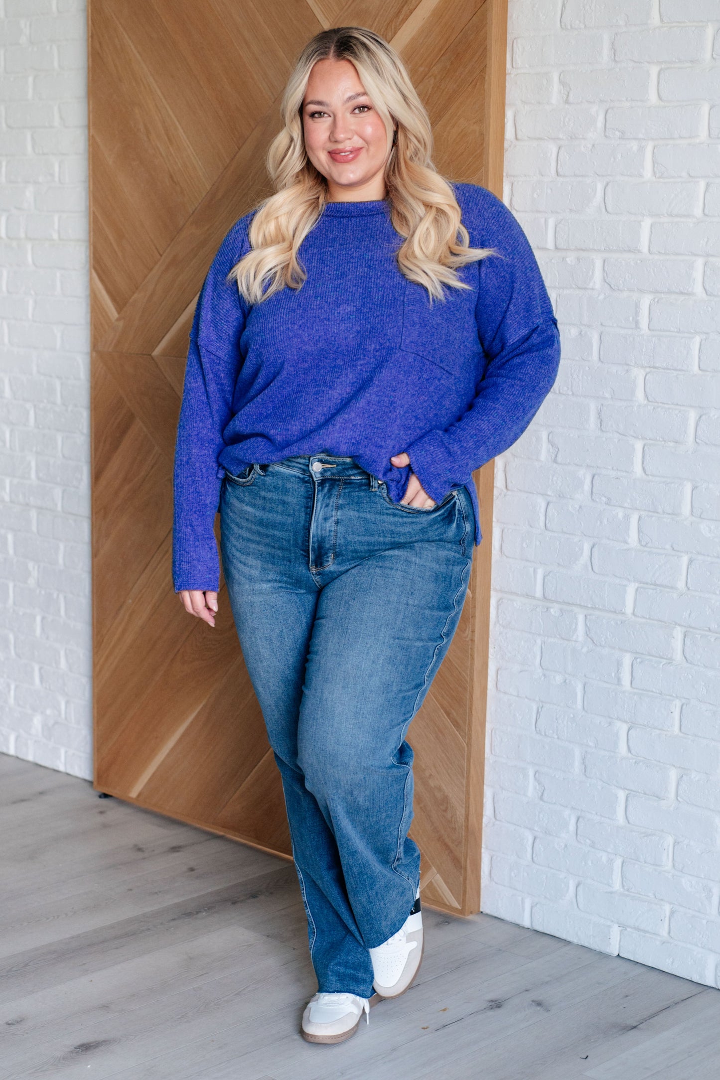 CASUAL TUESDAY LIGHTWEIGHT SWEATER (BLUE)