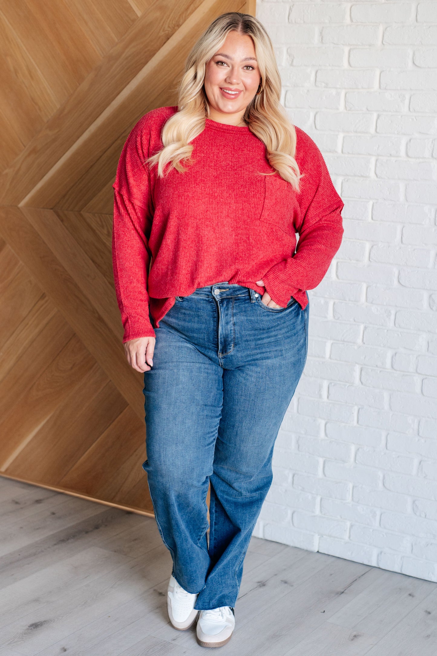 CASUAL TUESDAY LIGHTWEIGHT SWEATER (RED)