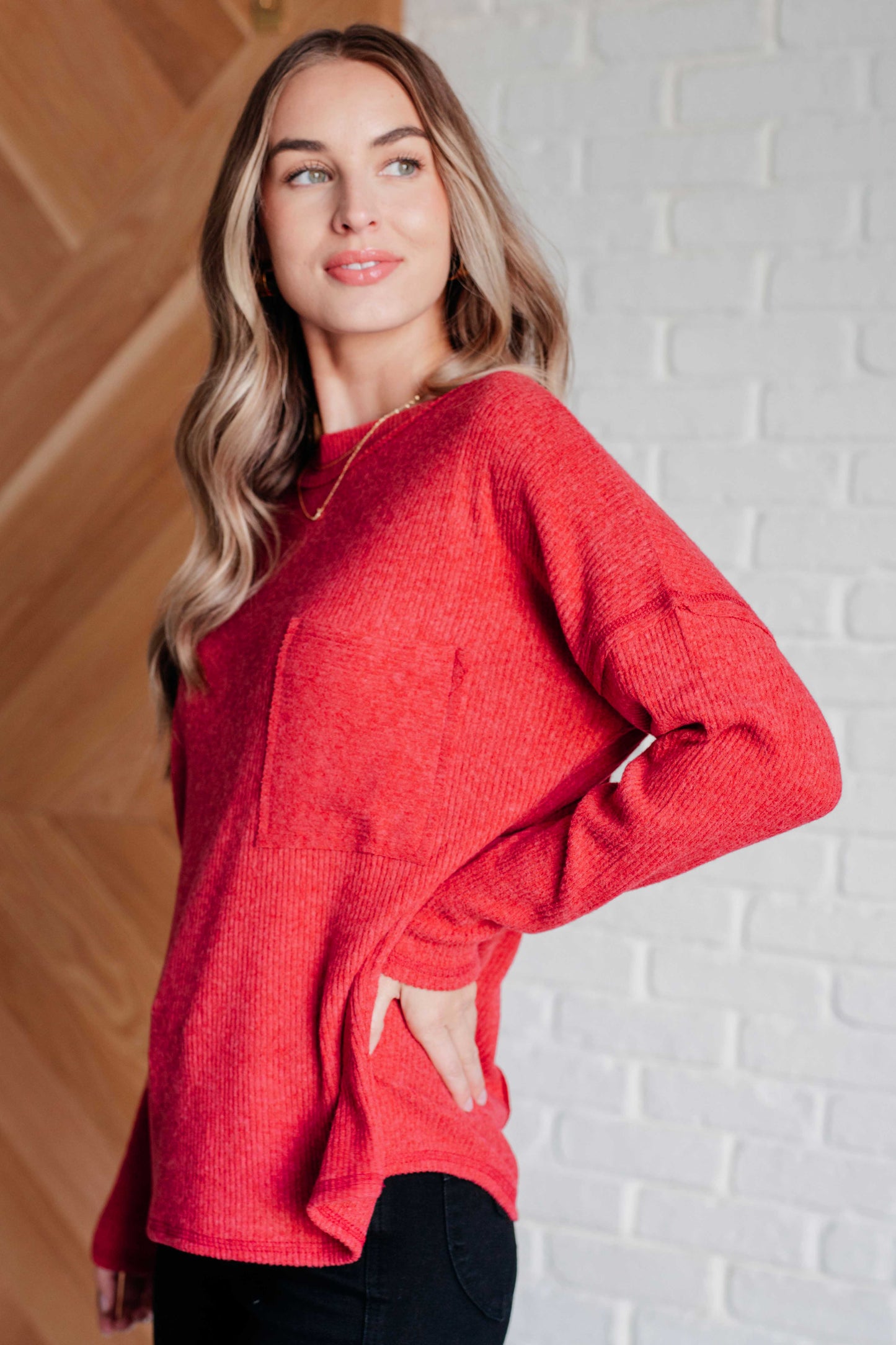 CASUAL TUESDAY LIGHTWEIGHT SWEATER (RED)