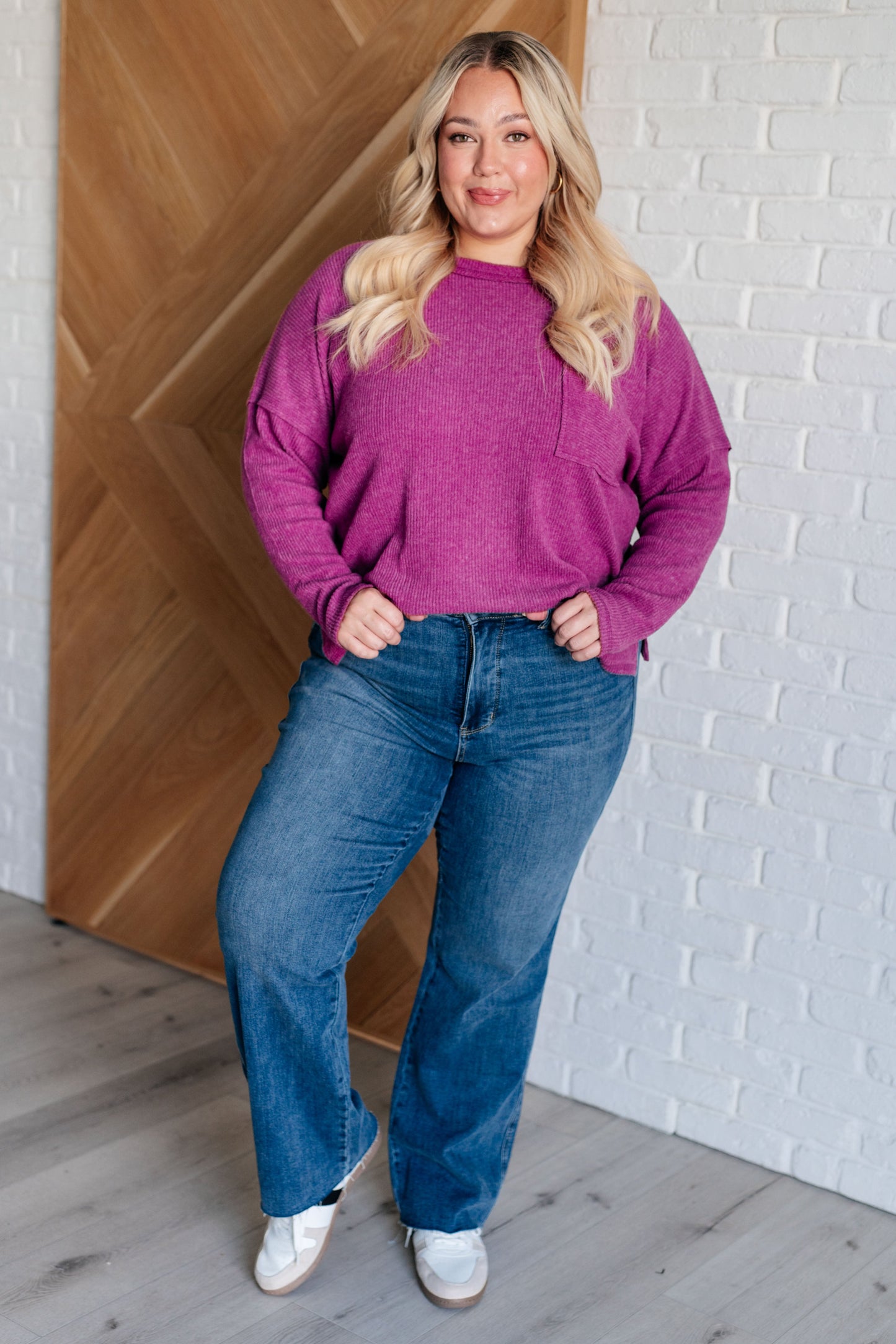 CASUAL TUESDAY LIGHTWEIGHT SWEATER (PLUM)