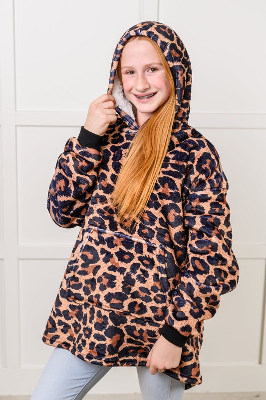 KIDS OVERSIZED HOODIE BLANKET (LEOPARD)