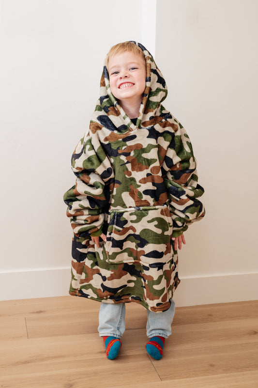 KIDS OVERSIZED HOODIE BLANKET (CAMO)