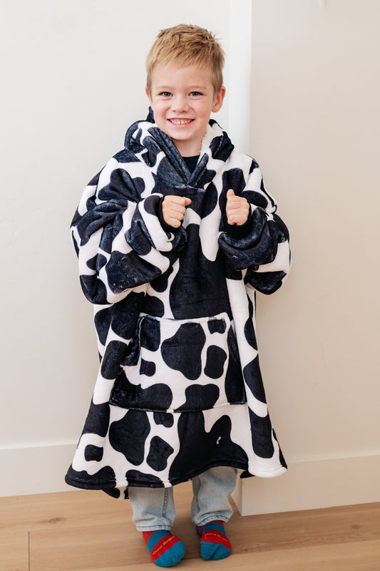 KIDS OVERSIZED HOODIE BLANKET (MOO COW)