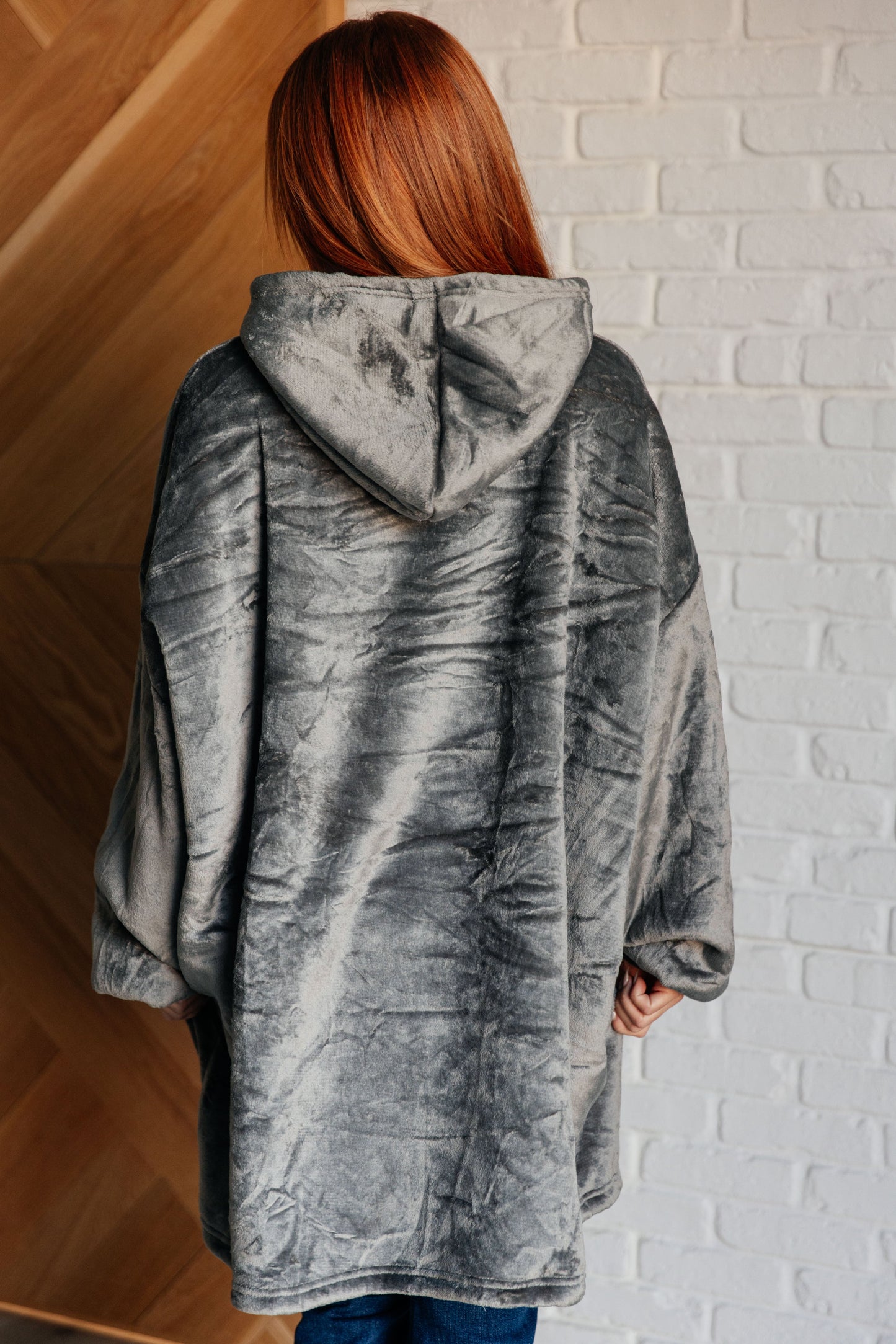 ADULT OVERSIZED HOODIE BLANKET (GRAY)