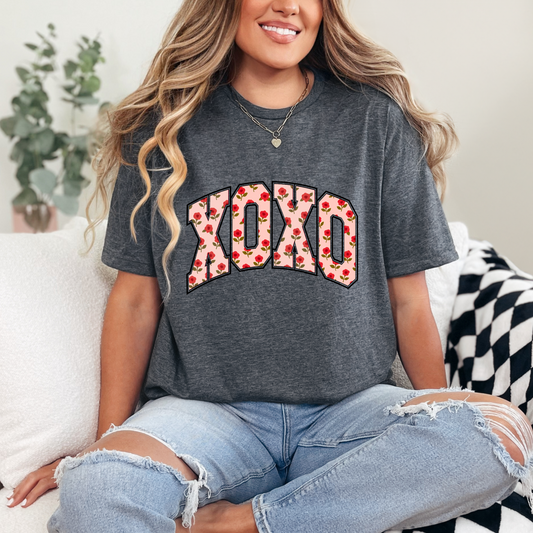 FLORAL XOXO GRAPHIC TEE + SWEATSHIRT